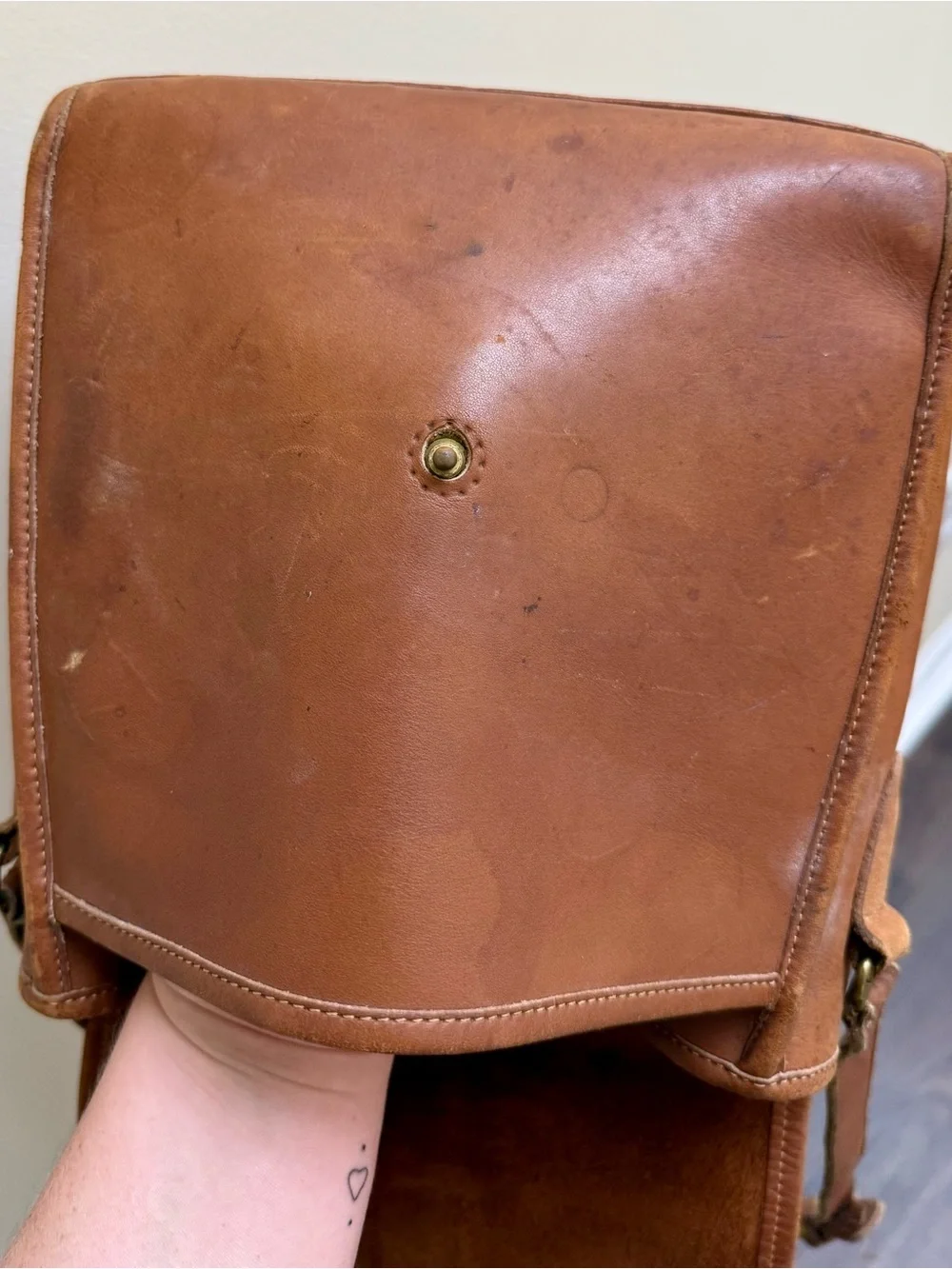 Coach Vintage Scout British Tan Leather Crossbody Bag With Brass Snap 9890